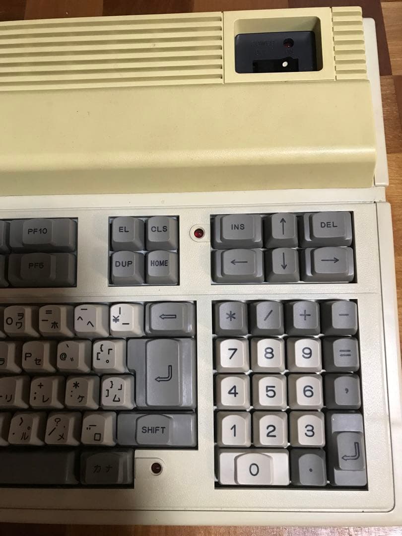 富士通FM7 FUJITSU MICRO 7 MB25010 レトロPC