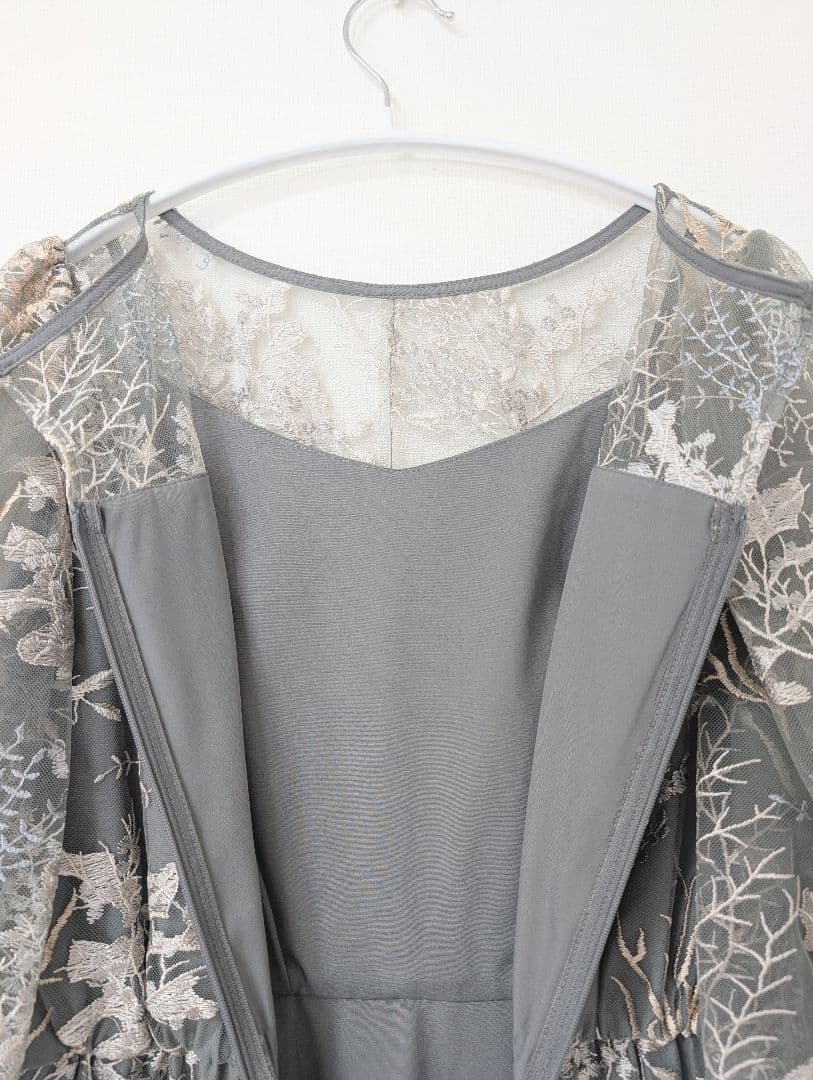 試着のみ　niana フラワー刺繍レースペンシルドレス 花柄　グレー　M