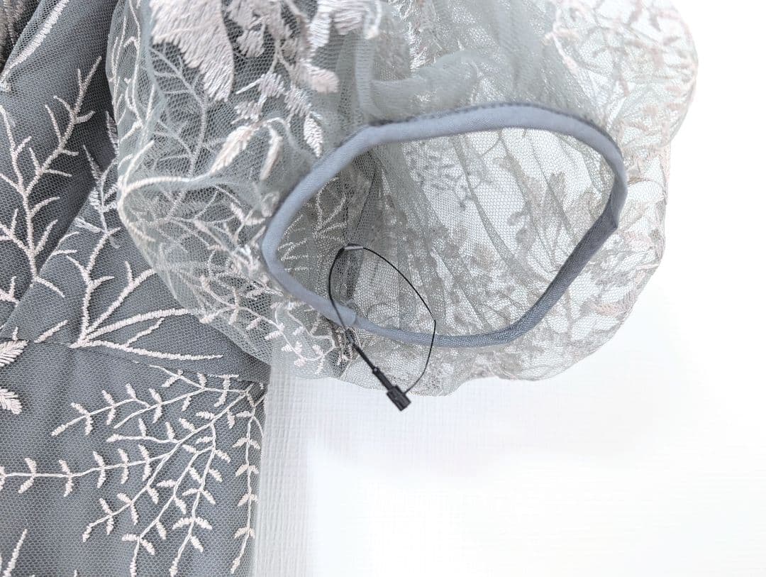 試着のみ　niana フラワー刺繍レースペンシルドレス 花柄　グレー　M