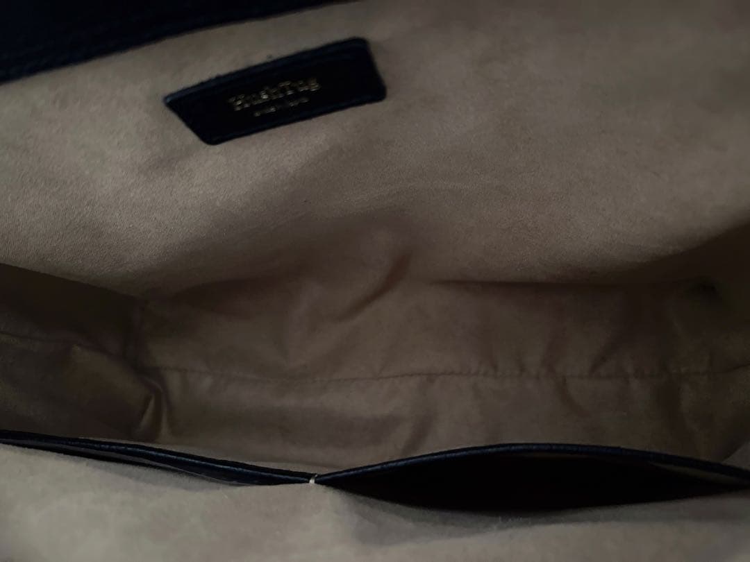 Hush Tug ハッシュタグ レザーショルダーバッグ ブラック