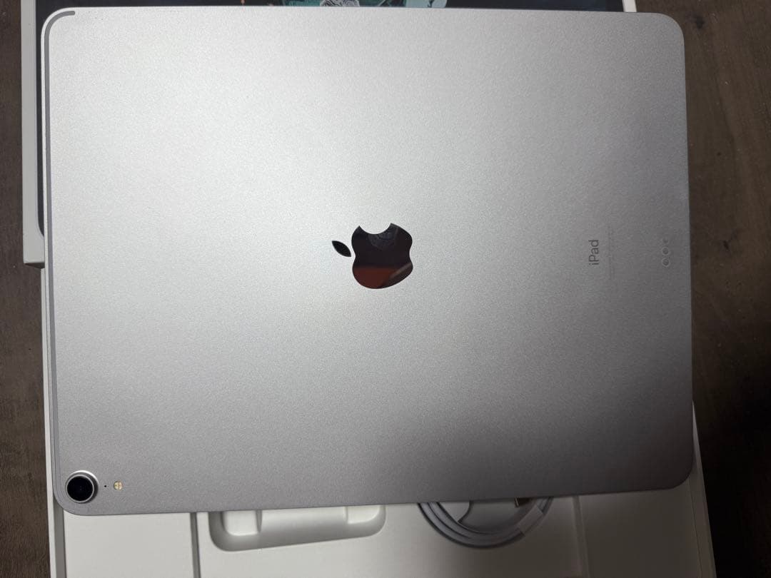 iPad pro 12.9インチ　第3世代　シルバー256gb