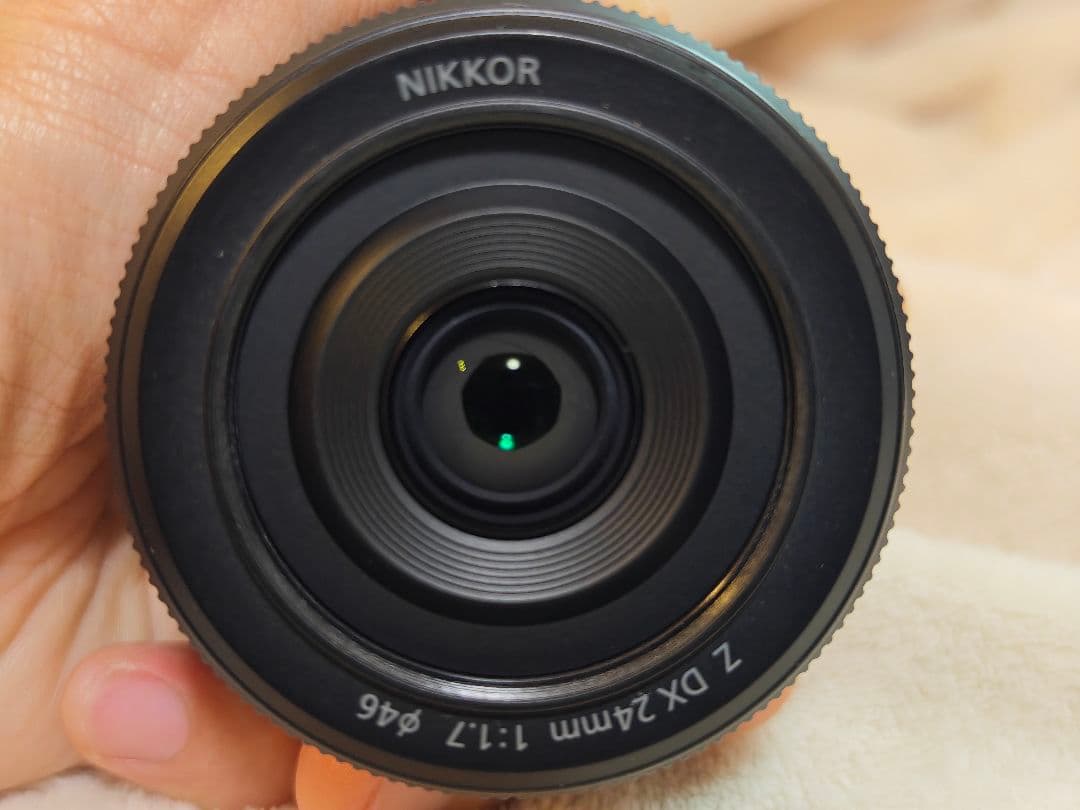NIKKOR Z DX 24mm f/1.7 レンズ