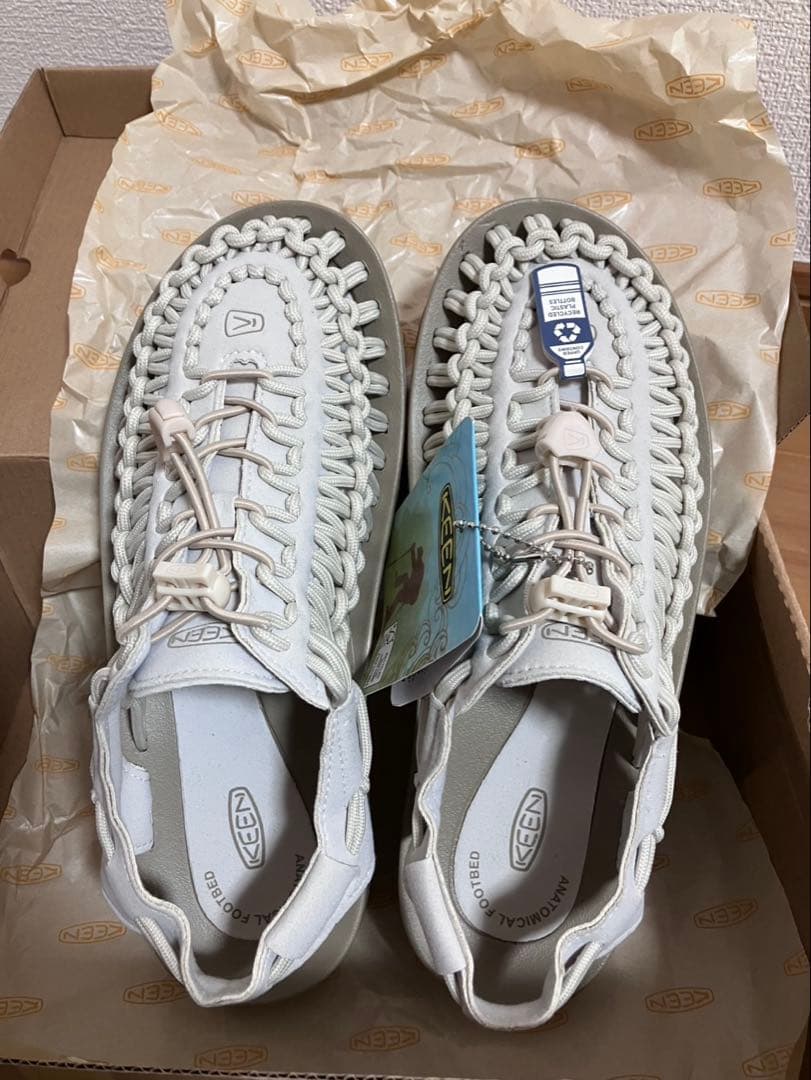 【未使用】KEEN Uneek ホワイト サンダル