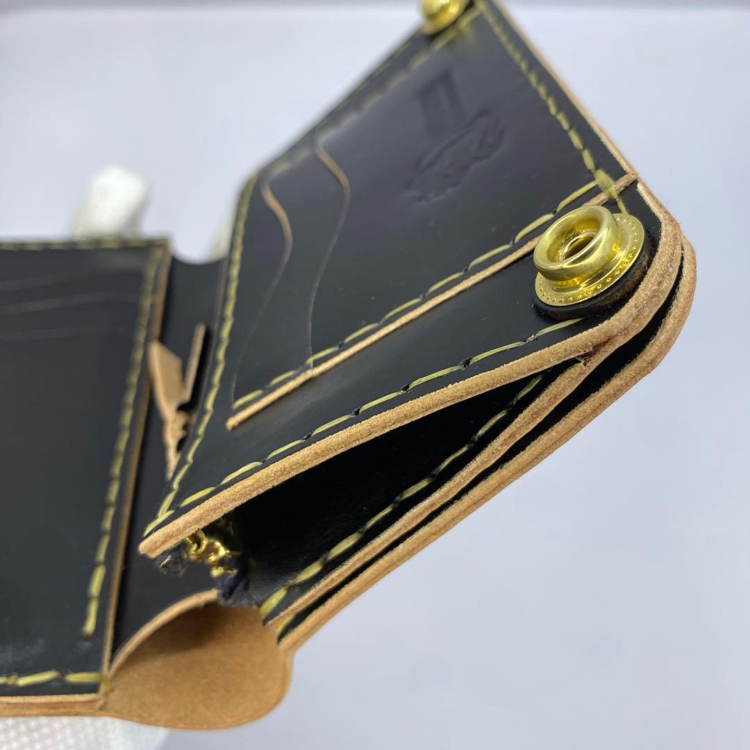 折らずお札収納 真鍮 丘染めブラックの無骨トラッカーウォレット T-MTW729