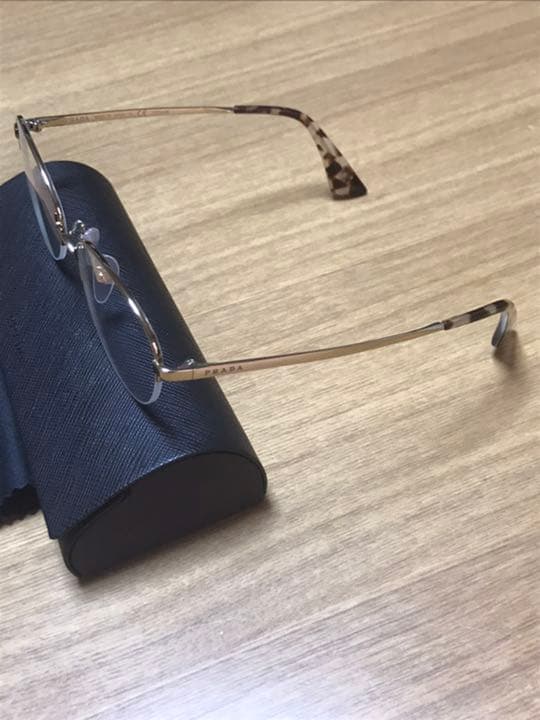 PRADA メガネ　新品！