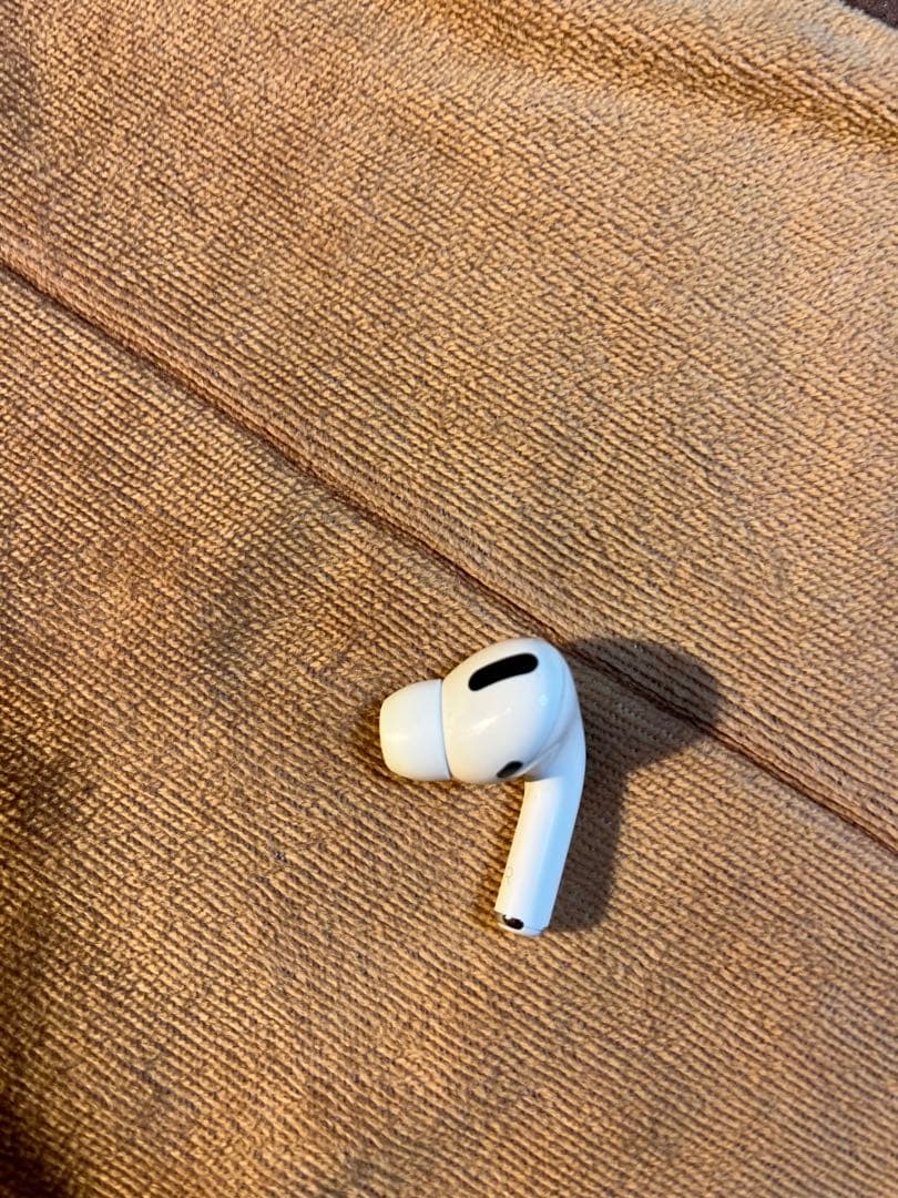 AirPodsプロ ケース、右耳のみ