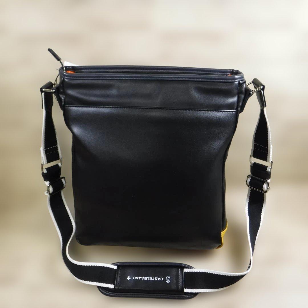 カステルバジャック 定価17600円 黒 レザーショルダーバッグ A4 ブラック
