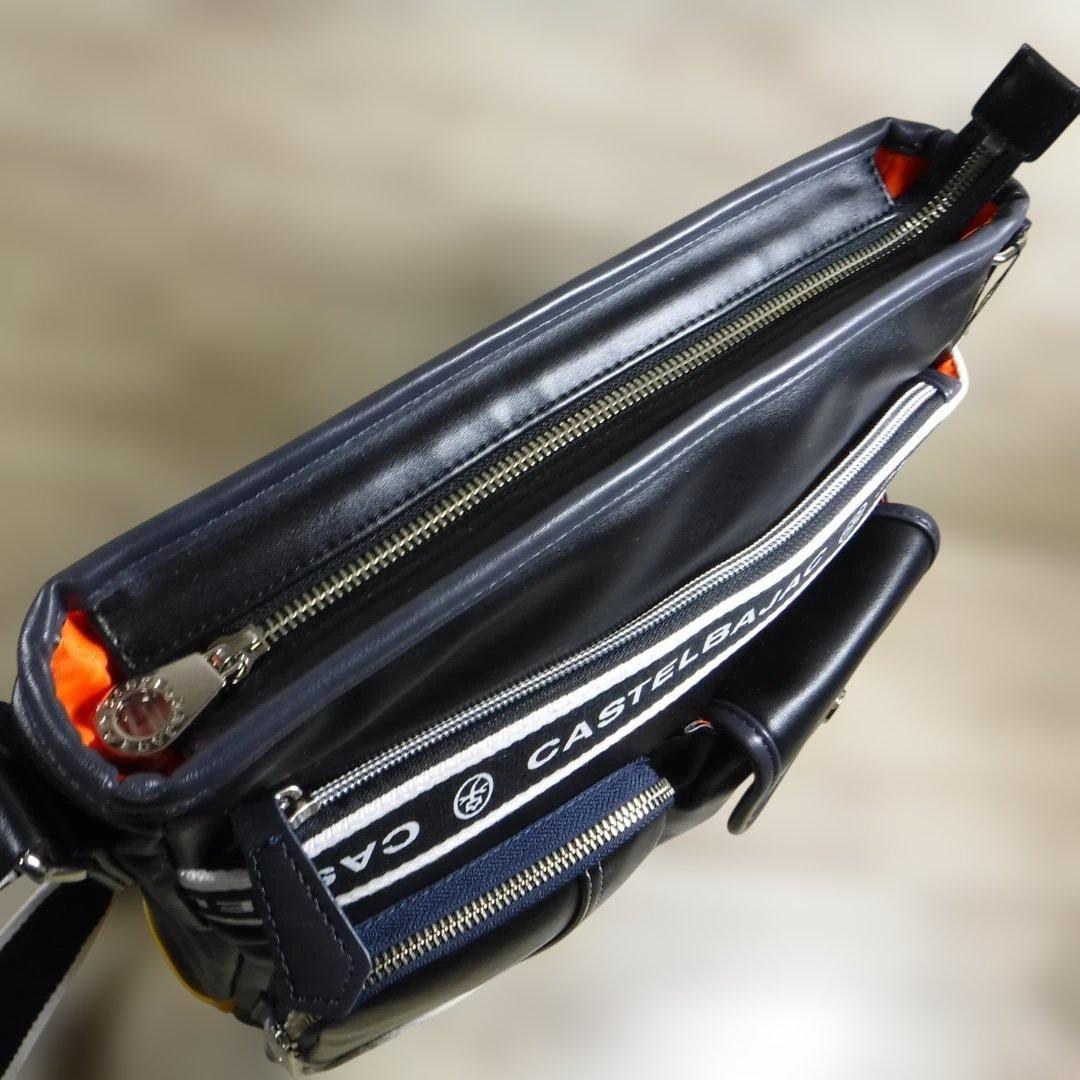 カステルバジャック 定価17600円 黒 レザーショルダーバッグ A4 ブラック