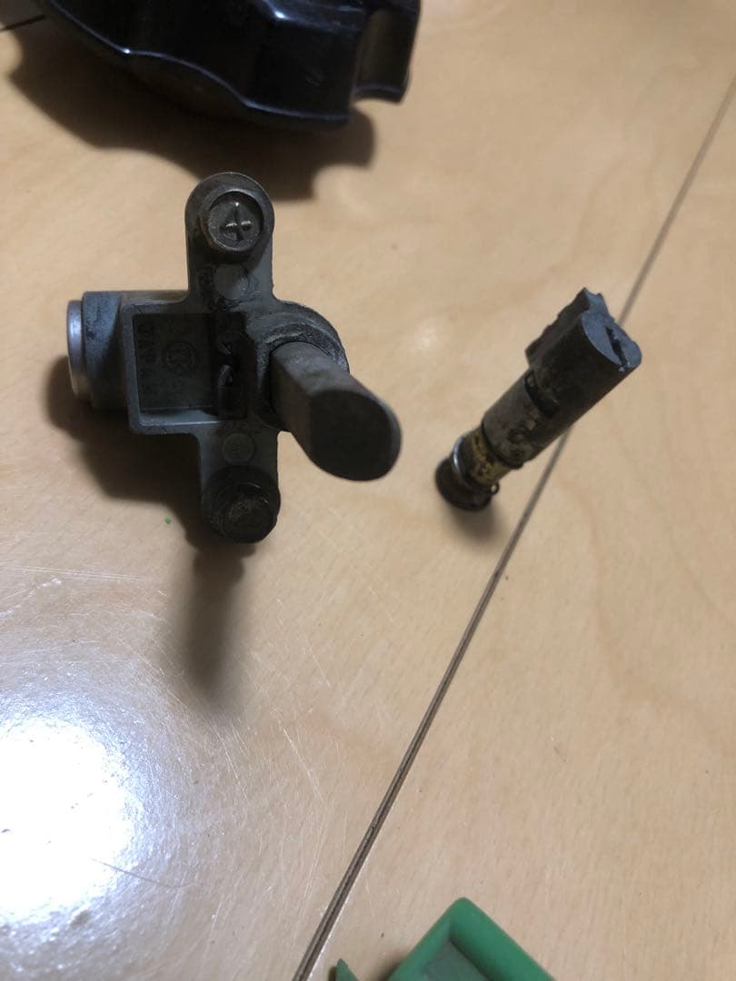 A*i様 メインキーシリンダー タンクキャップ カワサキ 純正KSR50 KSR