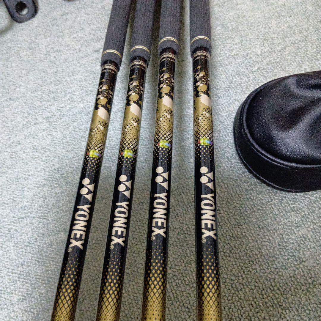 ヨネックスロイヤルeゾーン８番９番PとAの４本とおまけの７番を２本セットで。