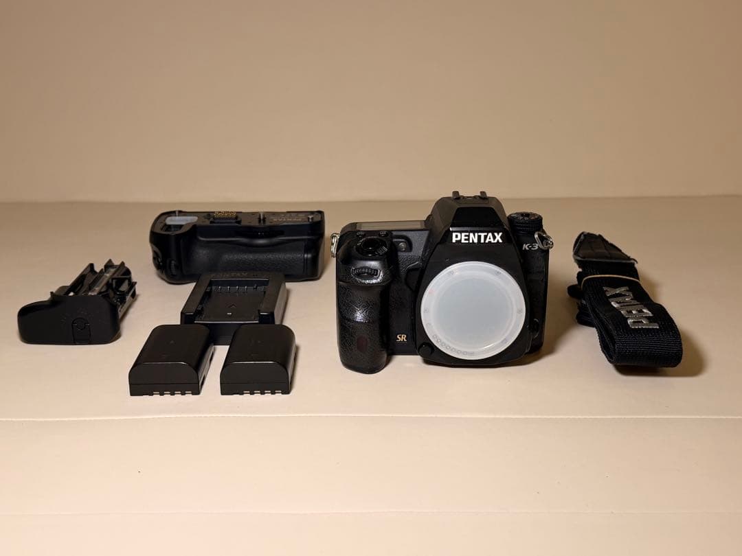 【月末特別セール】 PENTAX K-3 ボディ＋縦位置グリップ