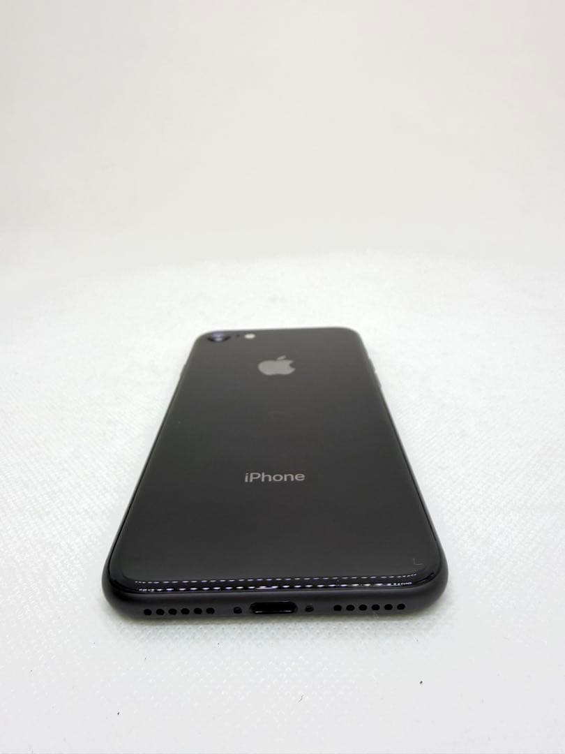 Iphone 8 64GB スペースグレイ　36746