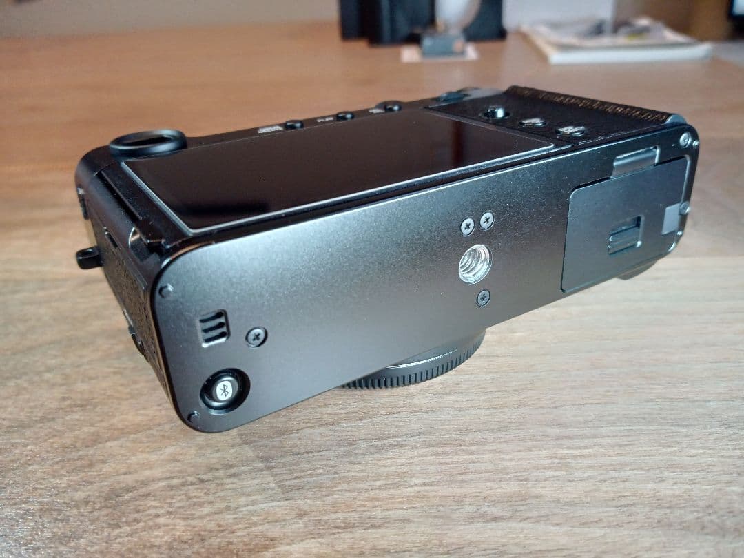 動作確認のみ【S数：2回】 新品 FUJIFILM X-E5 ボディ 返金保証付