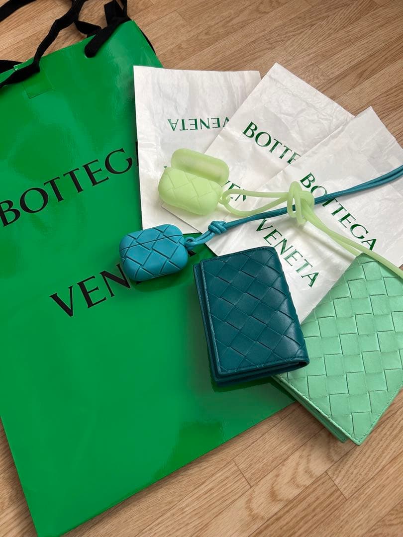 ボッテカ　BOTTGA AirPodsケース