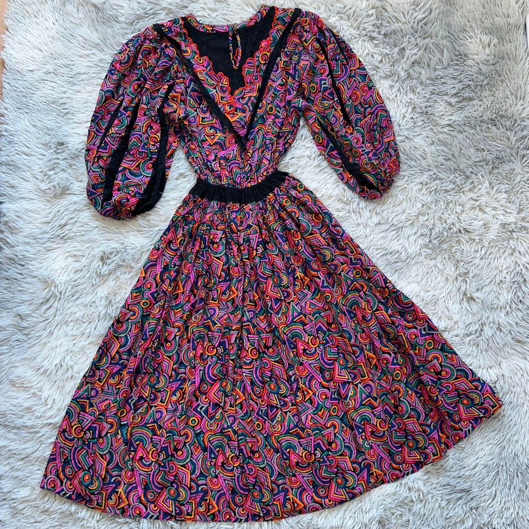 【美品】Diane Freis バルーンスリーブ総柄ワンピース レッド系 シルク