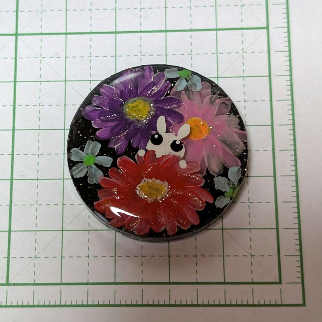 ひまうい様　5.13　ウサギ　レジンヘアゴム　赤いお花いかがです？