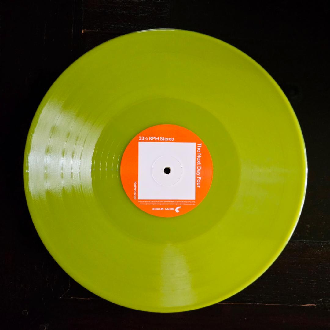 k*n様 美品 デヴィッドボウイ 「The Next Day」 カラー２枚組LP