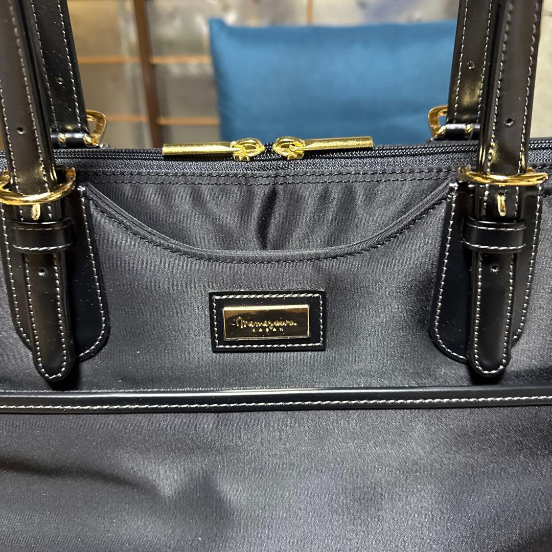 やよはる　新品未使用　目々澤鞄　マチ広レディースビジネスバッグ　ブラック