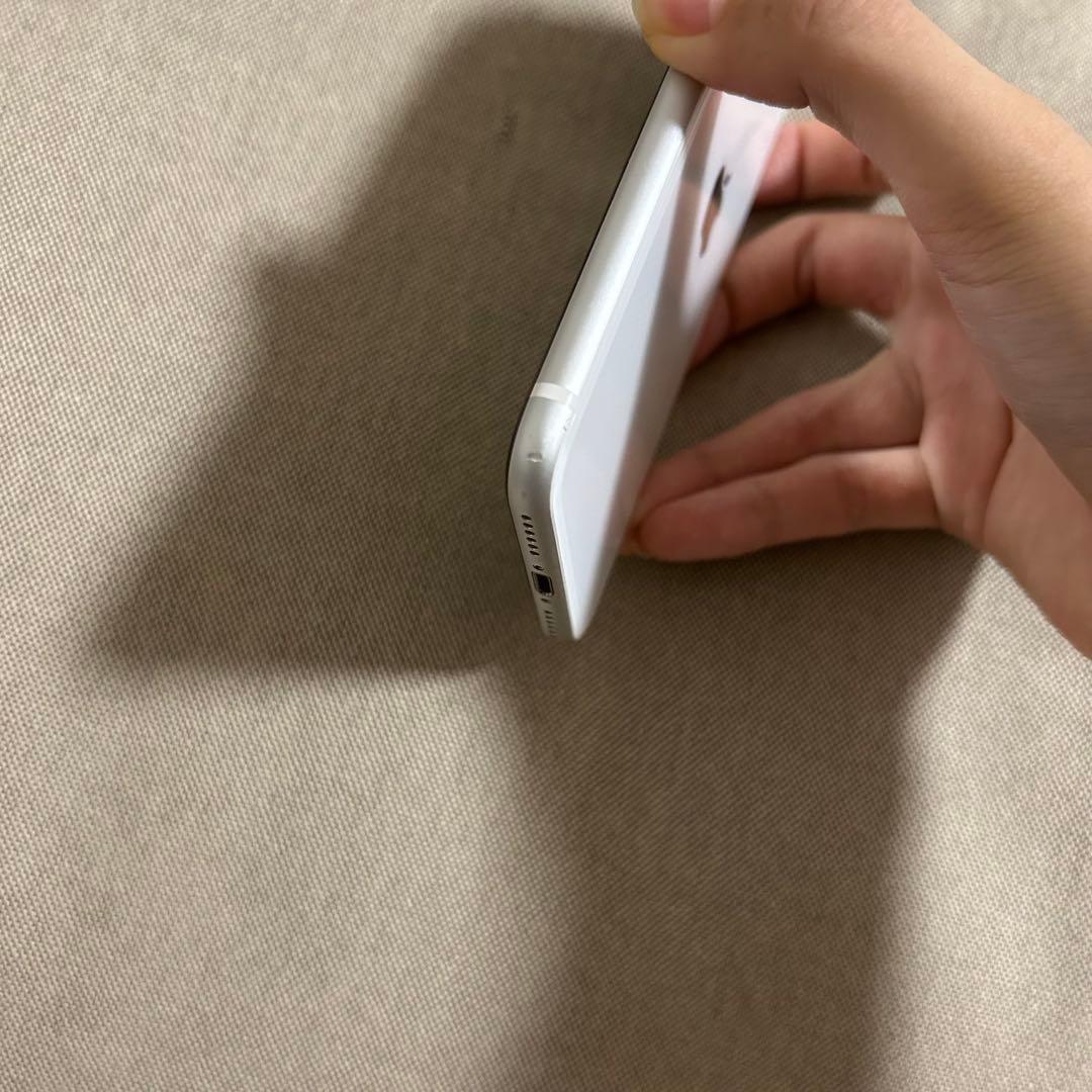 iPhone se 第2世代 SIMフリー 64GB 本体