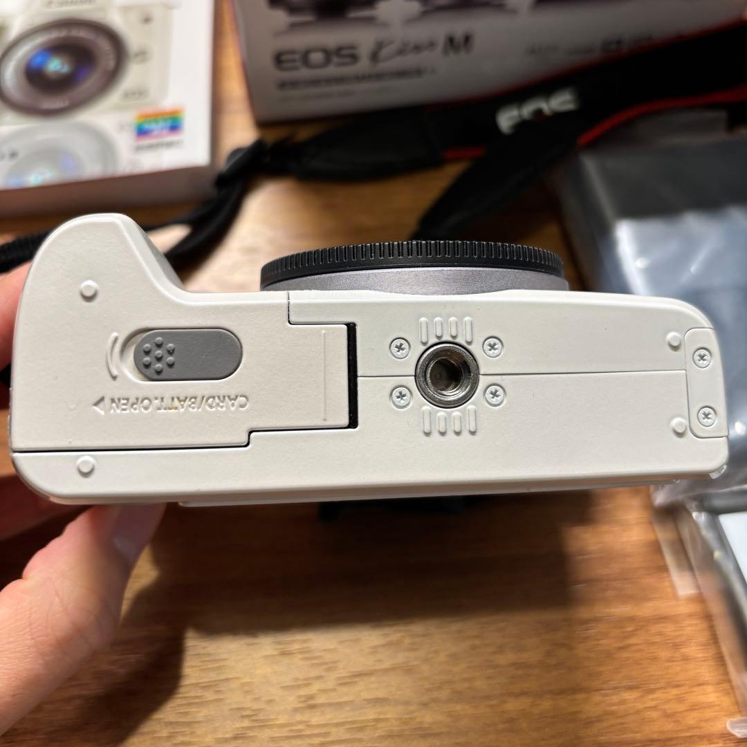 Canon EOS Kiss M ダブルレンズ＋アクセサリー