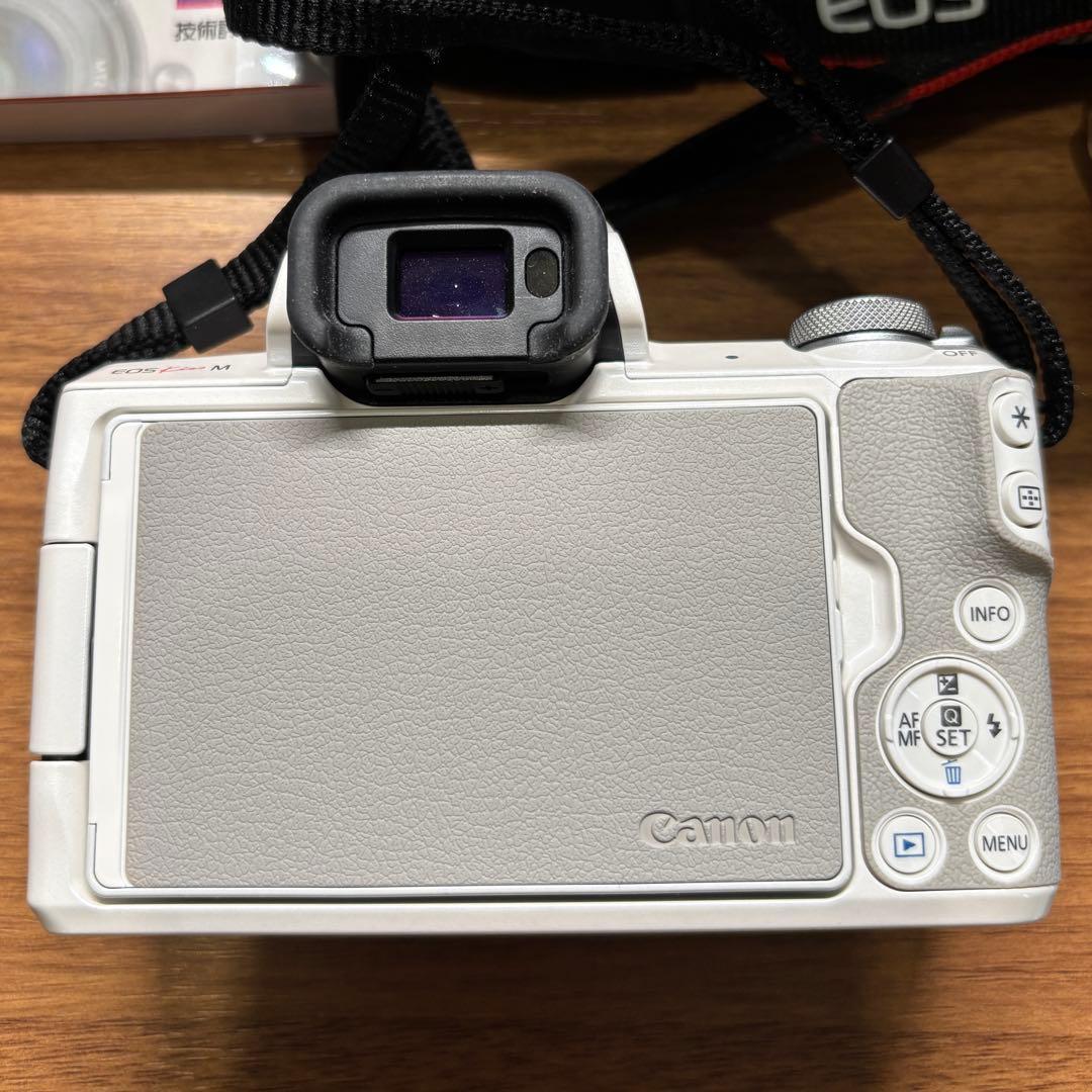 Canon EOS Kiss M ダブルレンズ＋アクセサリー