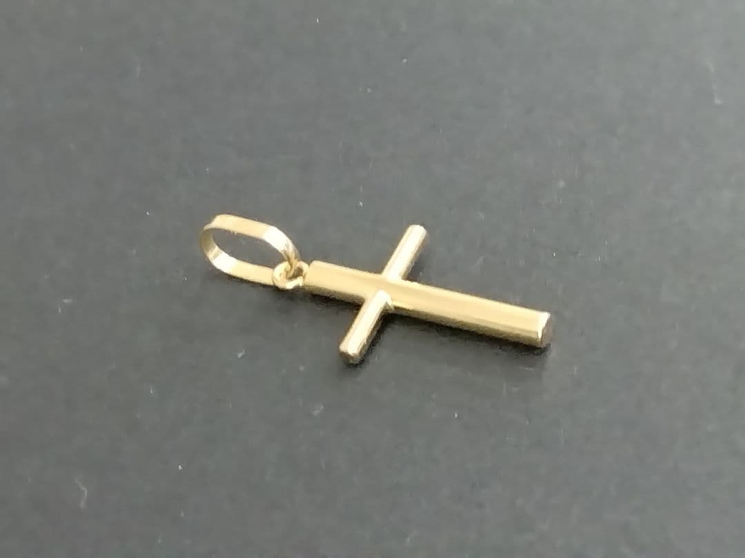 K18YG十字架ペンダントトップ　　中古品