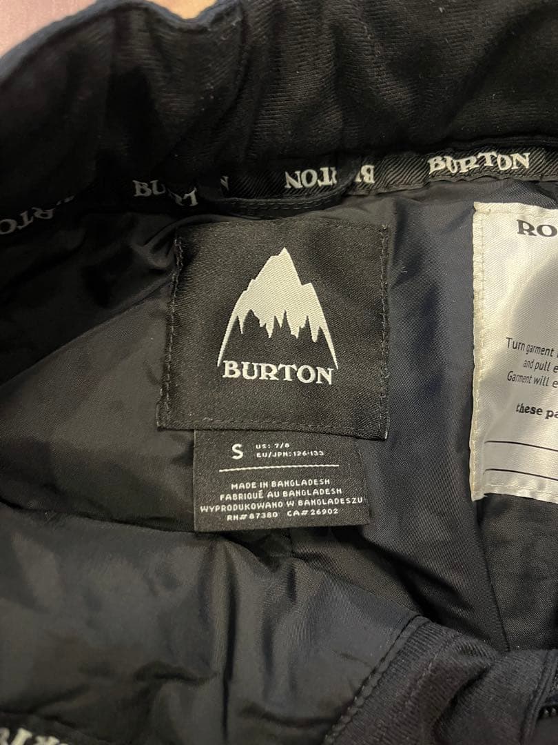 値下げしました！BURTON キッズ　スノーボードウェア 130