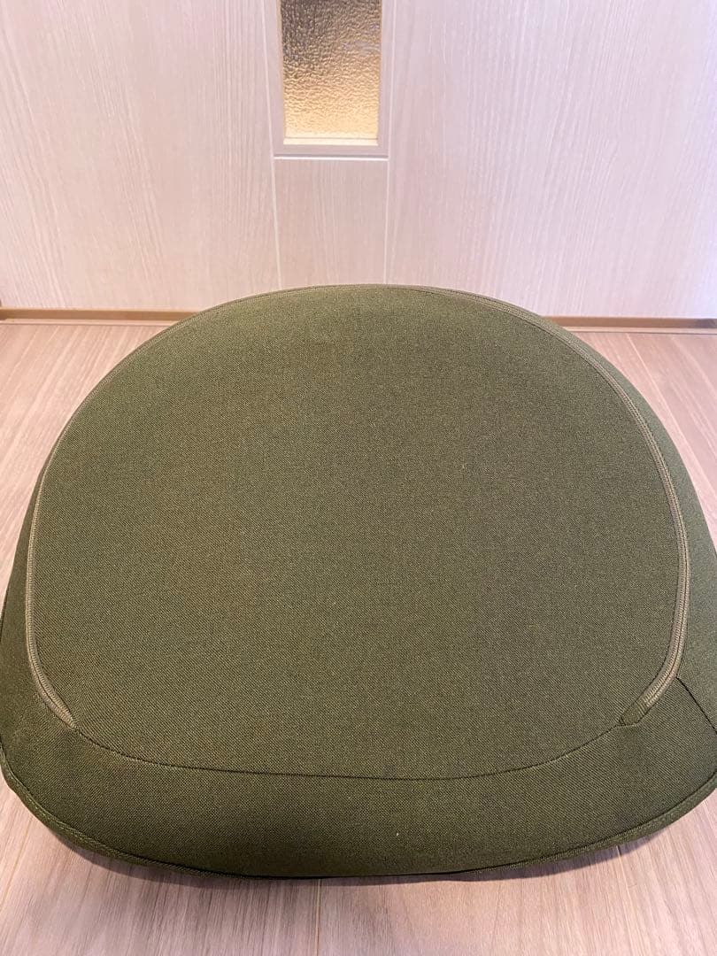 座椅子 & MEDICAL KURA SEAT HB OLIVE