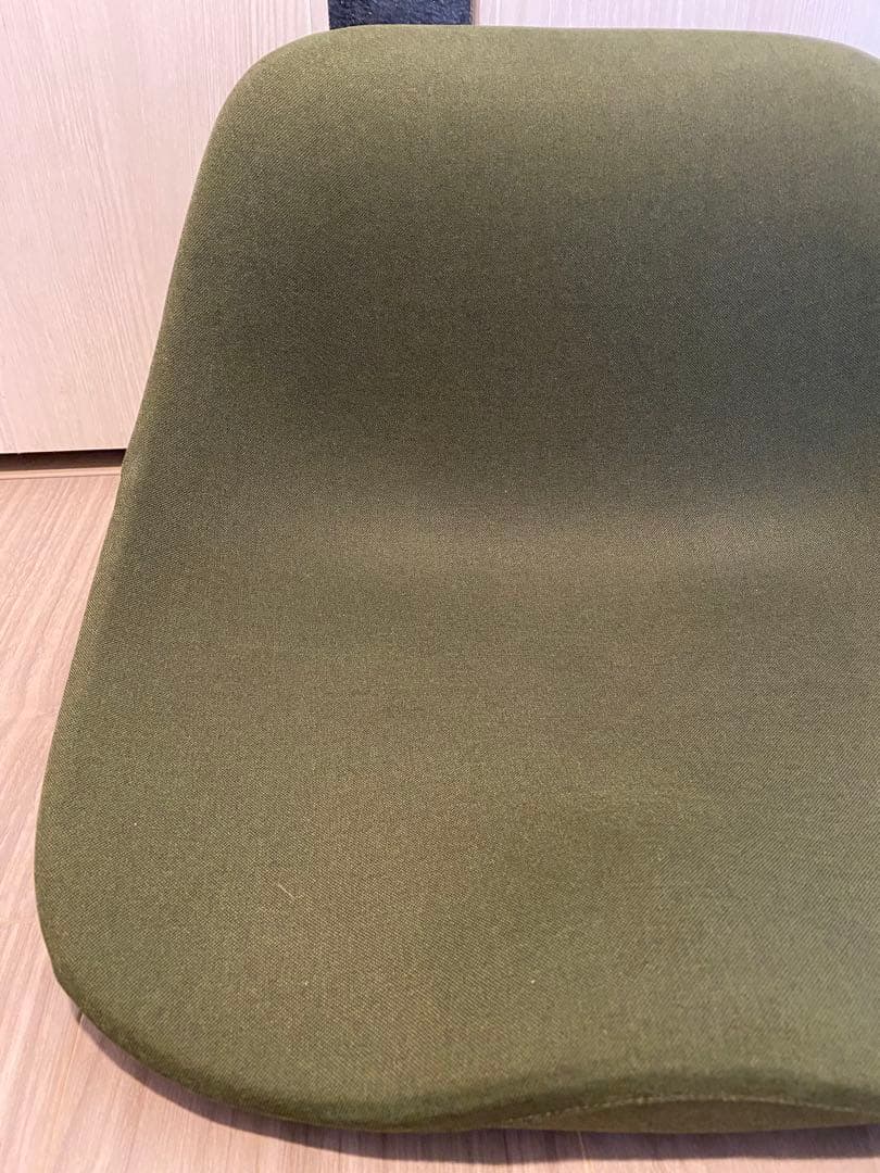 座椅子 & MEDICAL KURA SEAT HB OLIVE