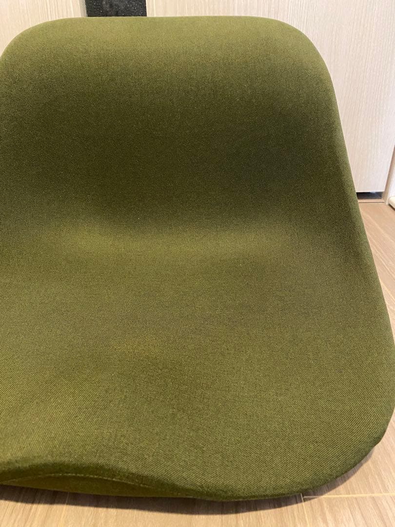座椅子 & MEDICAL KURA SEAT HB OLIVE