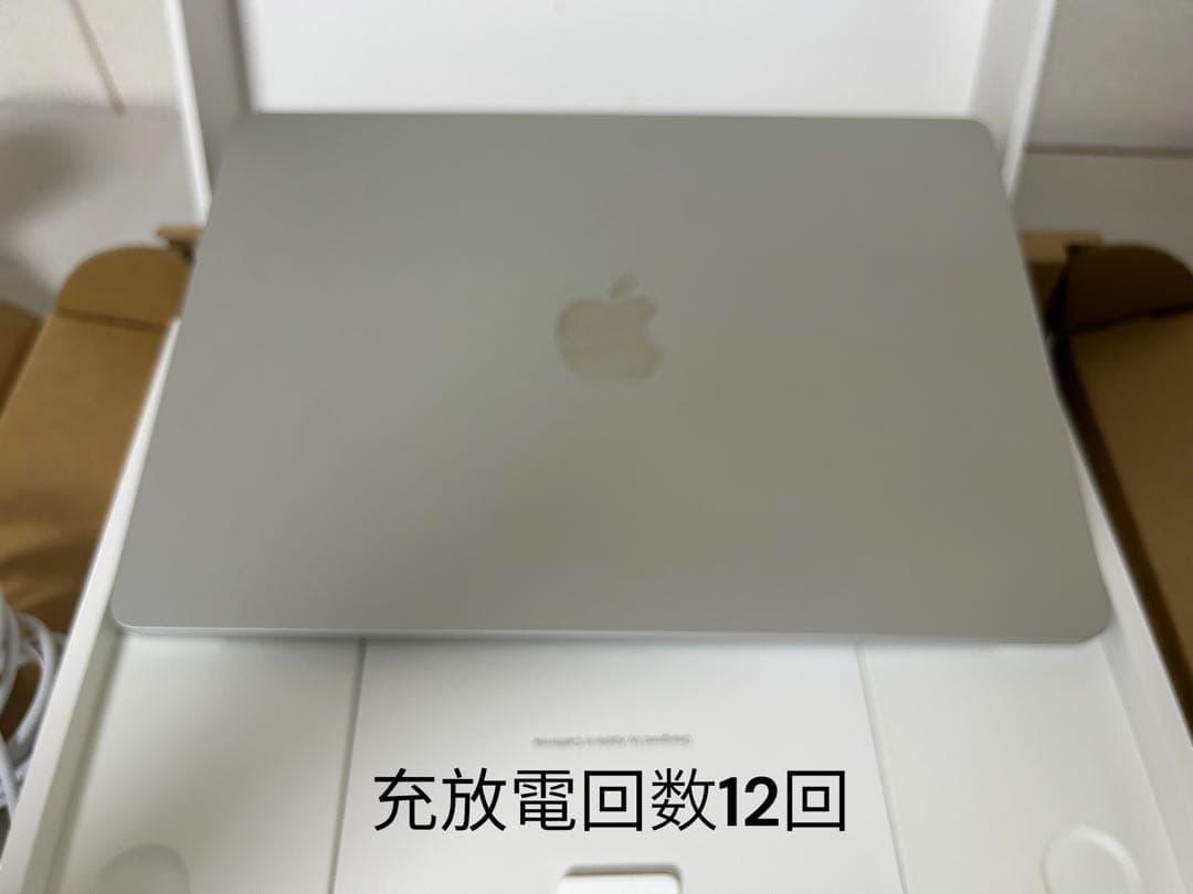 Apple MacBook Air (M2, 2022) シルバー