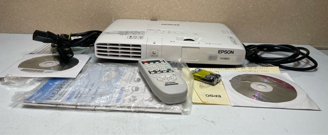 エプソン EB-1770W 超ポータブルプロジェクター。