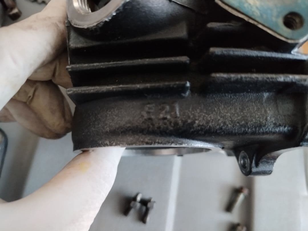 シリンダーヘッド ダックス70 6v 刻印E21