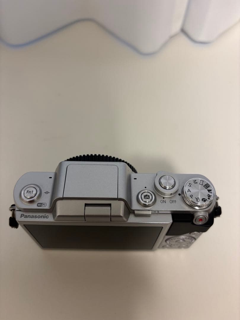 Panasonic DMC-GF7W ミラーレス一眼カメラ 本体