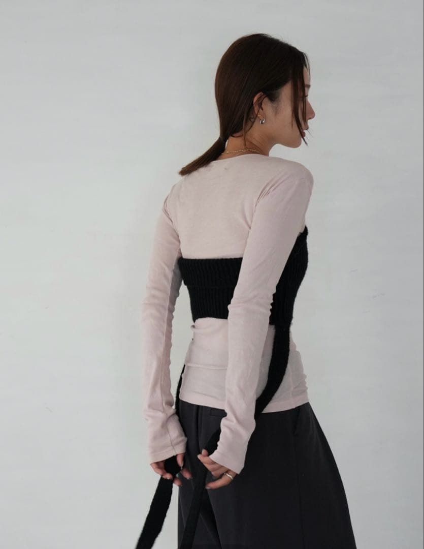 キューイ quui string knit bustier Black ビスチェ