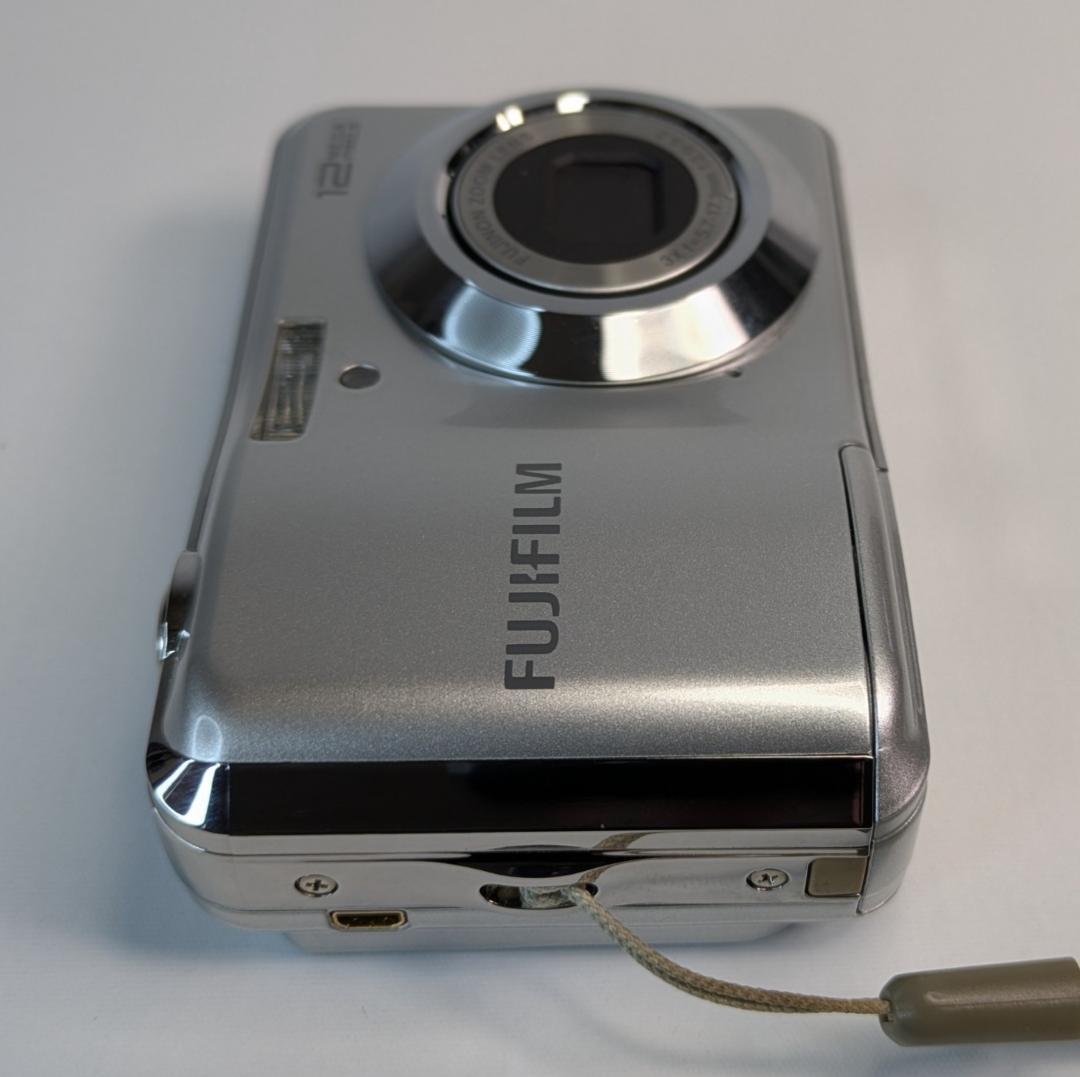 美品 FUJIFILM FinePix AV100 コンパクトデジタルカメラ