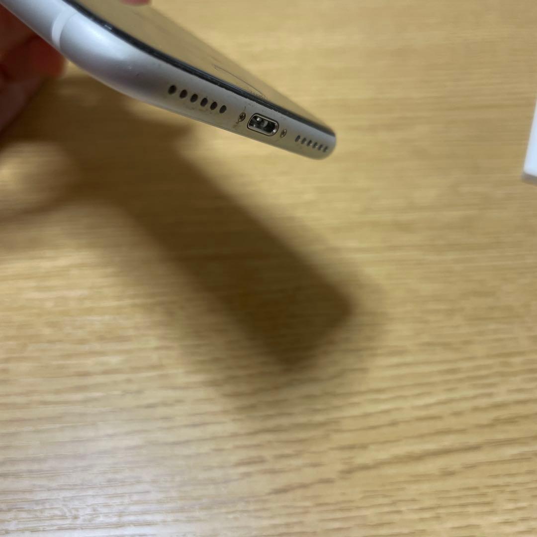 美品 iPhone SE MHGQ3J 64GB ホワイト