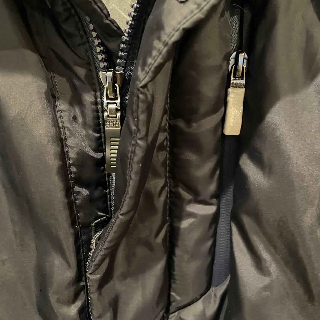 HUGO BOSS 中綿ジャケット　スタンドカラー　メタルプレート　アウター