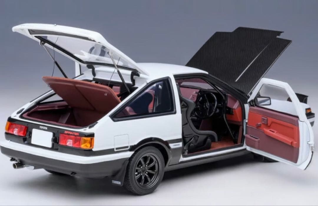 Hikky 1/18『頭文字D』AE86 トレノ ファイナルバージョン