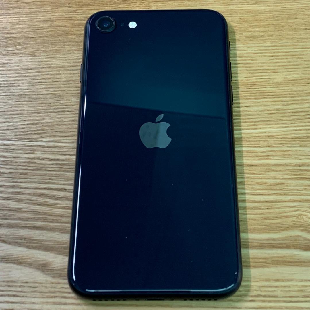 C5 超美品 SIMフリーiPhoneSE 第3世代 64GB おまけ付き