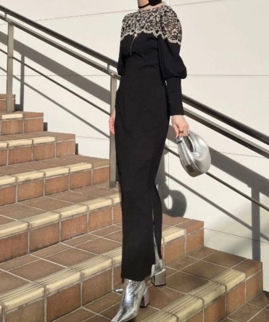 AMERI　LACE DECOLLETE DRESS