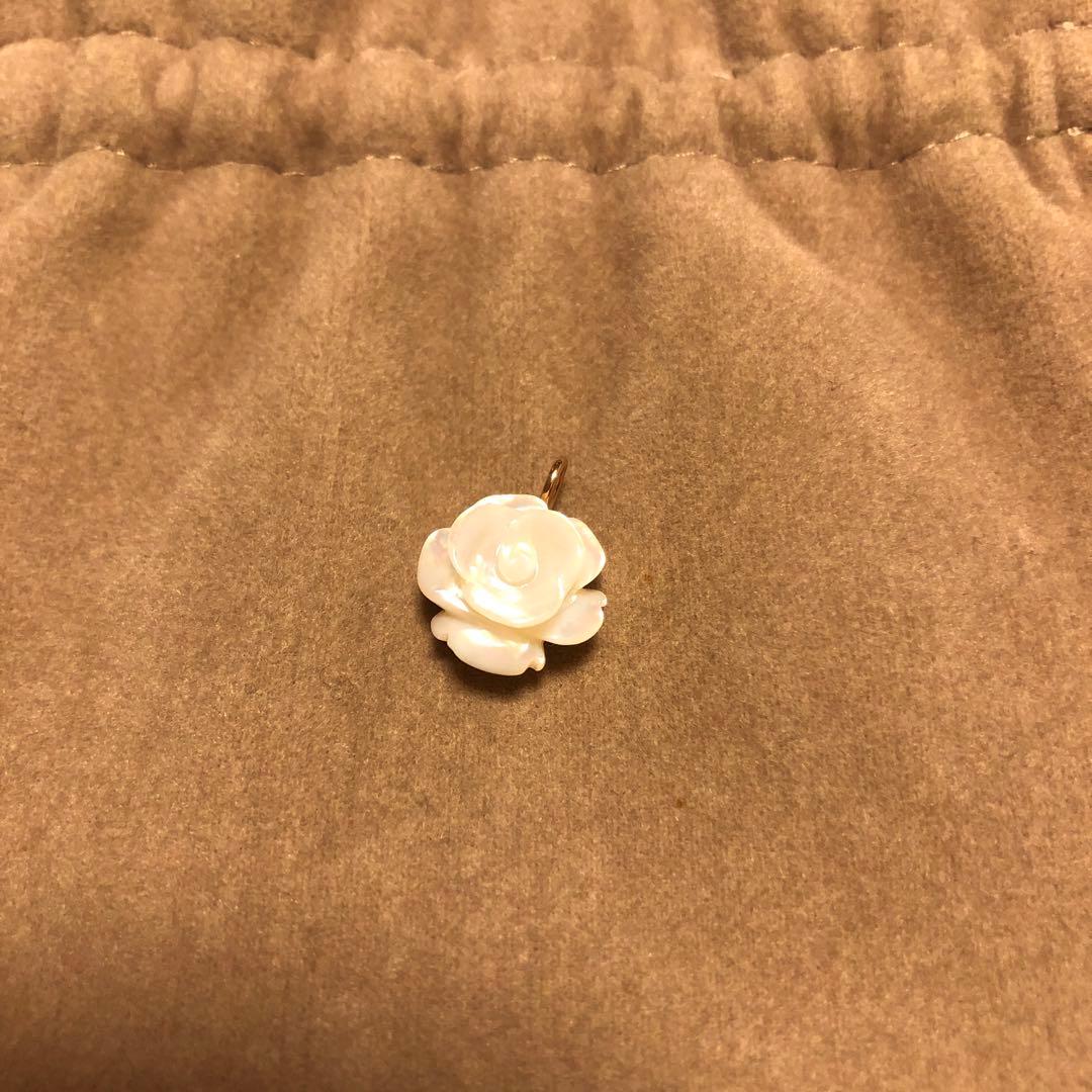 【極美品】レアagete K10 ホワイトローズ　アガット　チャーム