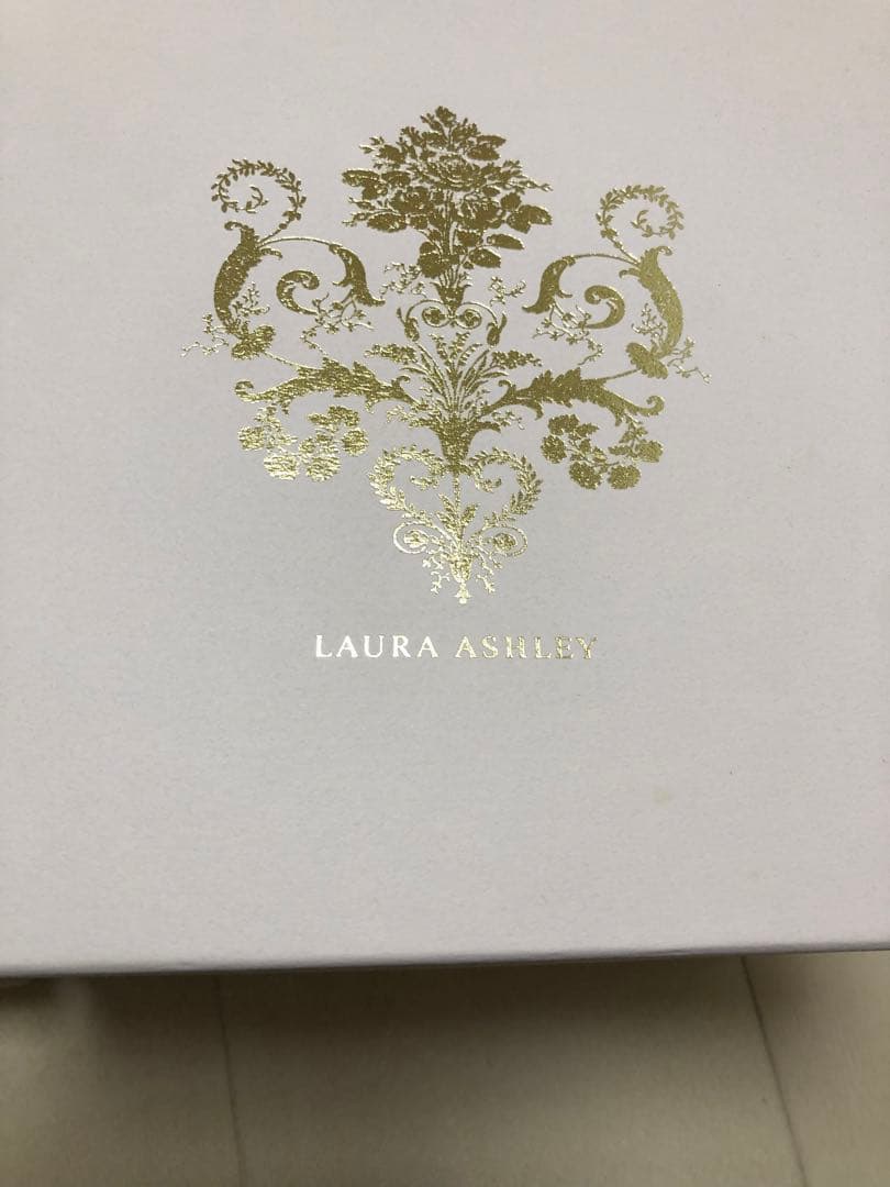 に*読様 ローラアシュレイ　LAURA ASHLEY ジュエリーボックス&シャン