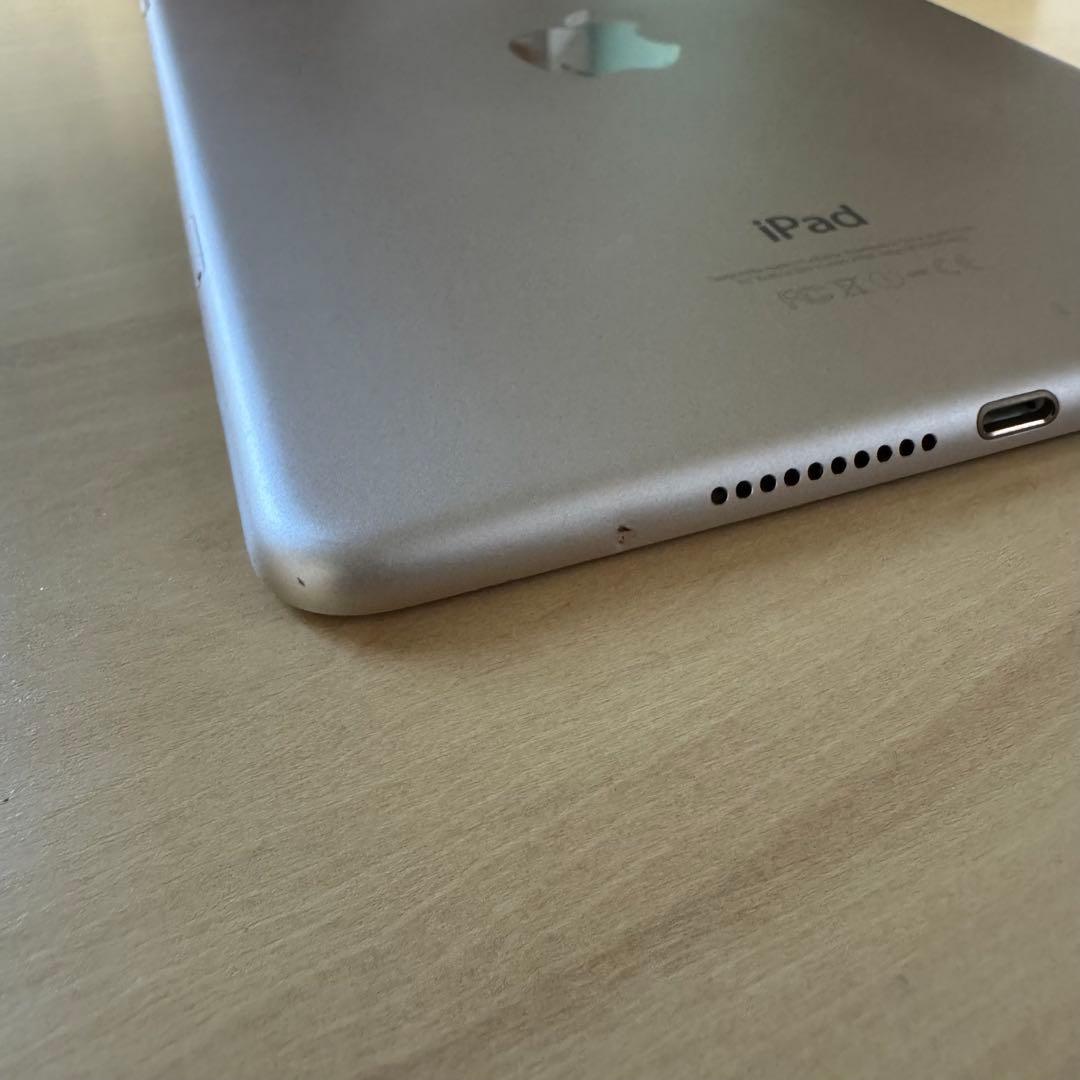 iPad本体 iPad mini 4 128GB WiFi + Cellular Gold
