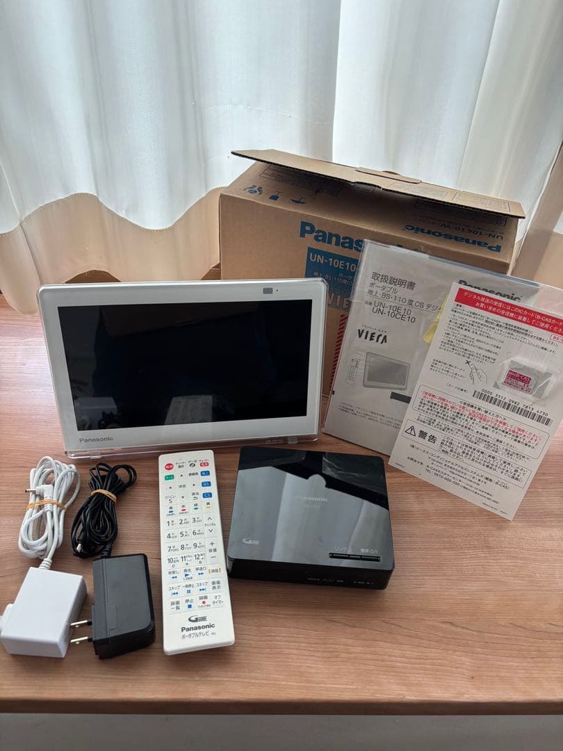 【美品】パナソニック　Panasonic ポータブルテレビ　ビエラ
