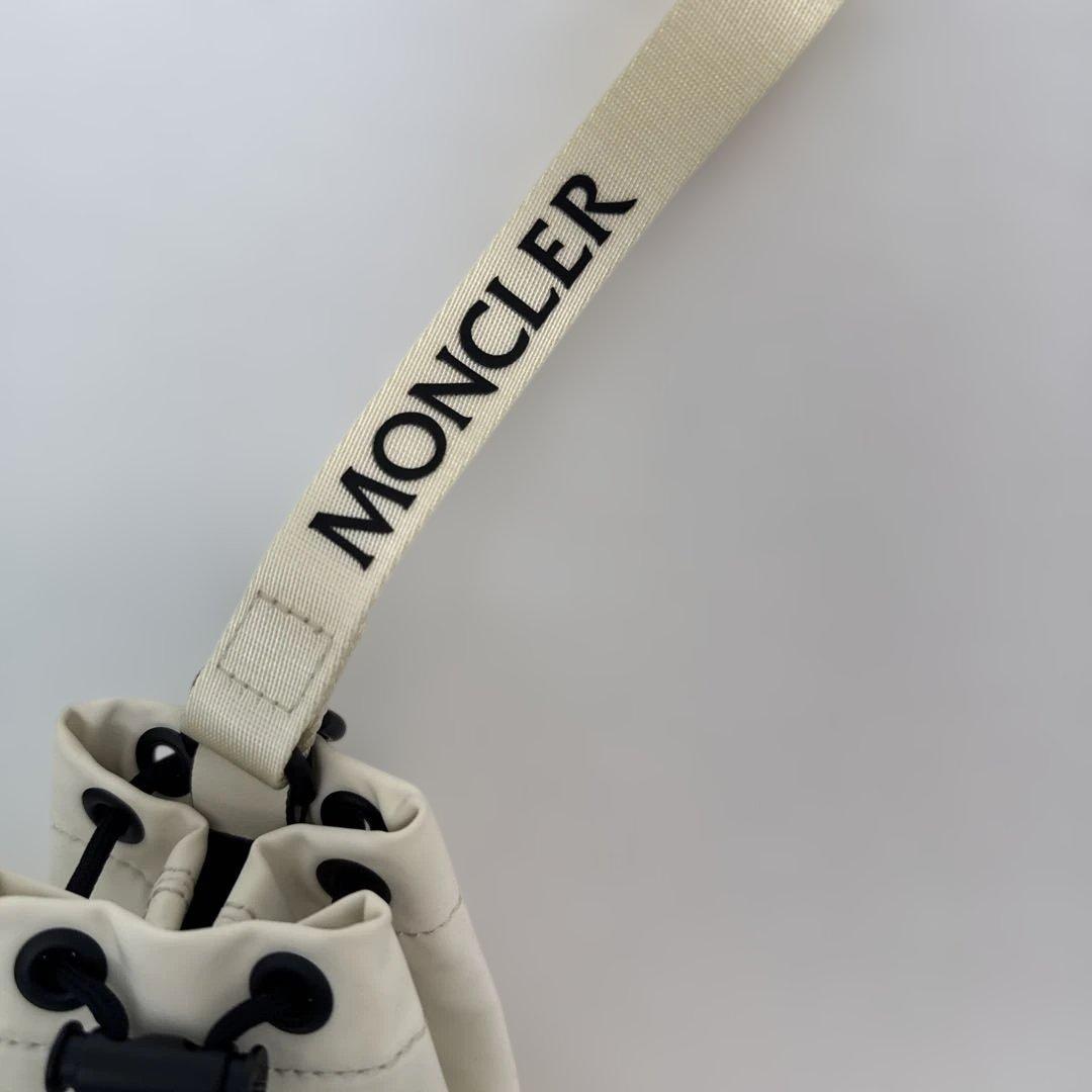 MONCLER アイボリー ショルダーバッグ