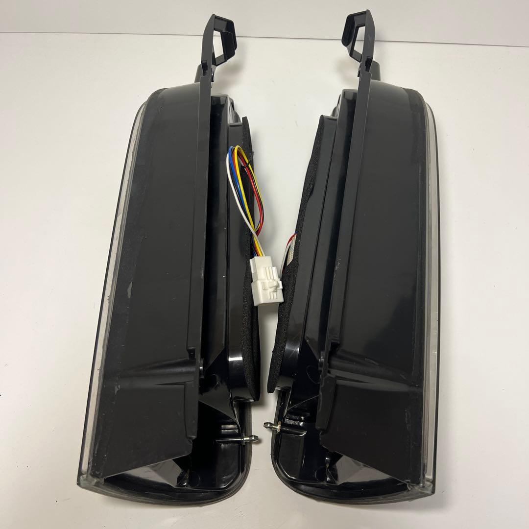 【美品】200系 ハイエース ダブルファイバー LEDテールランプ 左右セット