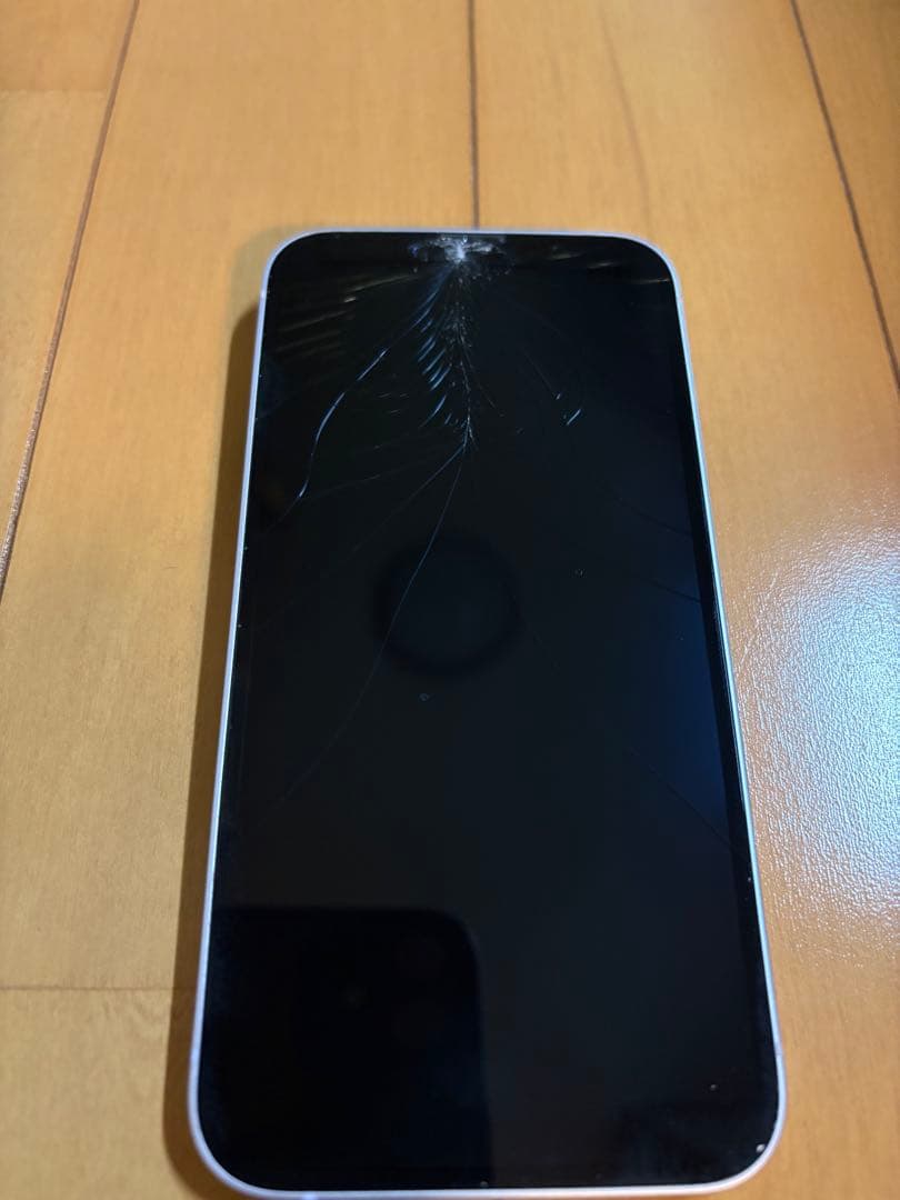 iPhone 14 パープル　画面ひび割れ