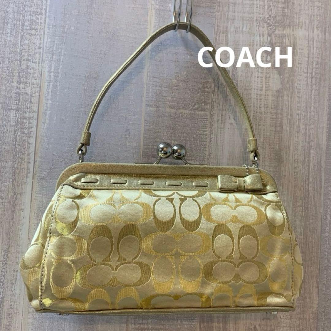 コーチ　ゴールド ロゴ入り がま口ハンドバッグ　和装にもおすすめ