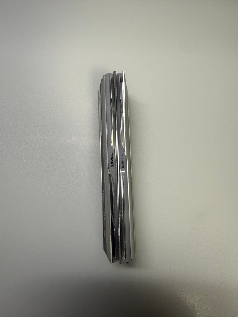 メモリー g.skill Trident Z RGB 32GB DDR5 6000mhz